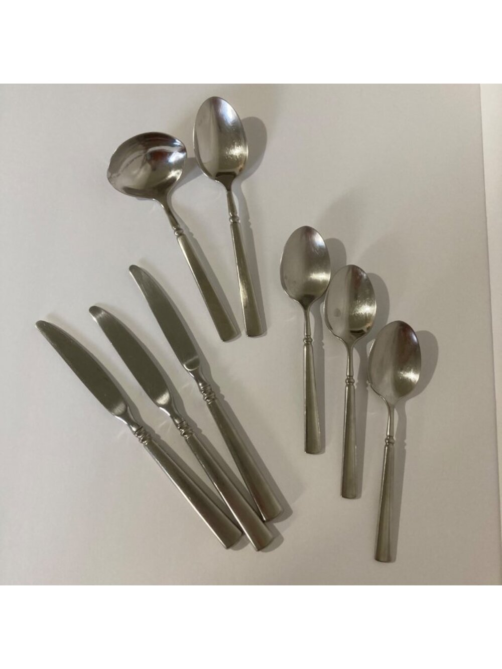 Oneida Easton Flatware Knives Spoons And Serving Utensils 8pc
